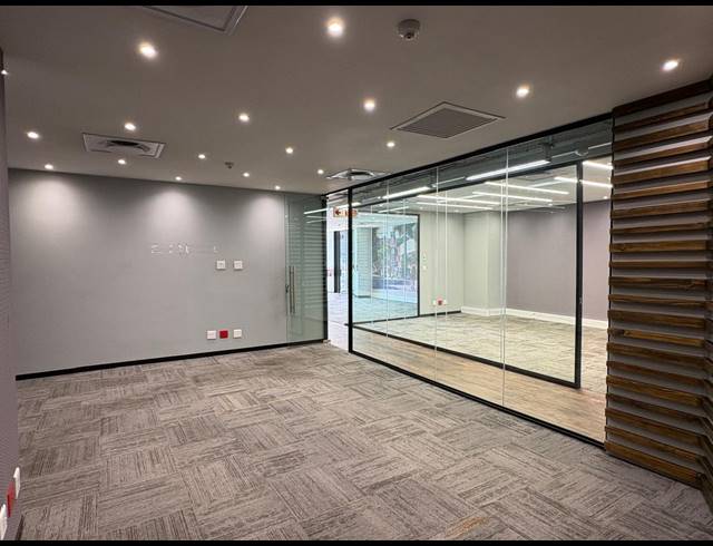 360M² OFFICE TO LET IN WATERFALL
